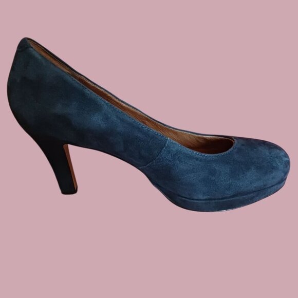 Clarks Artisan Cobalt Blue Suede Pumps With 3-Inch Heel Size 7M - Picture 15 of 16